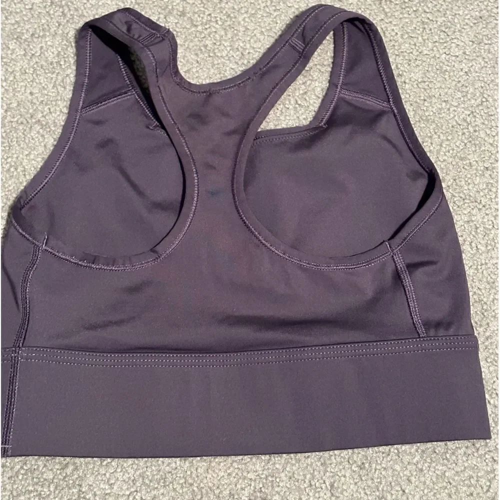 Nike XS purple sports bra - Picture 2 of 2